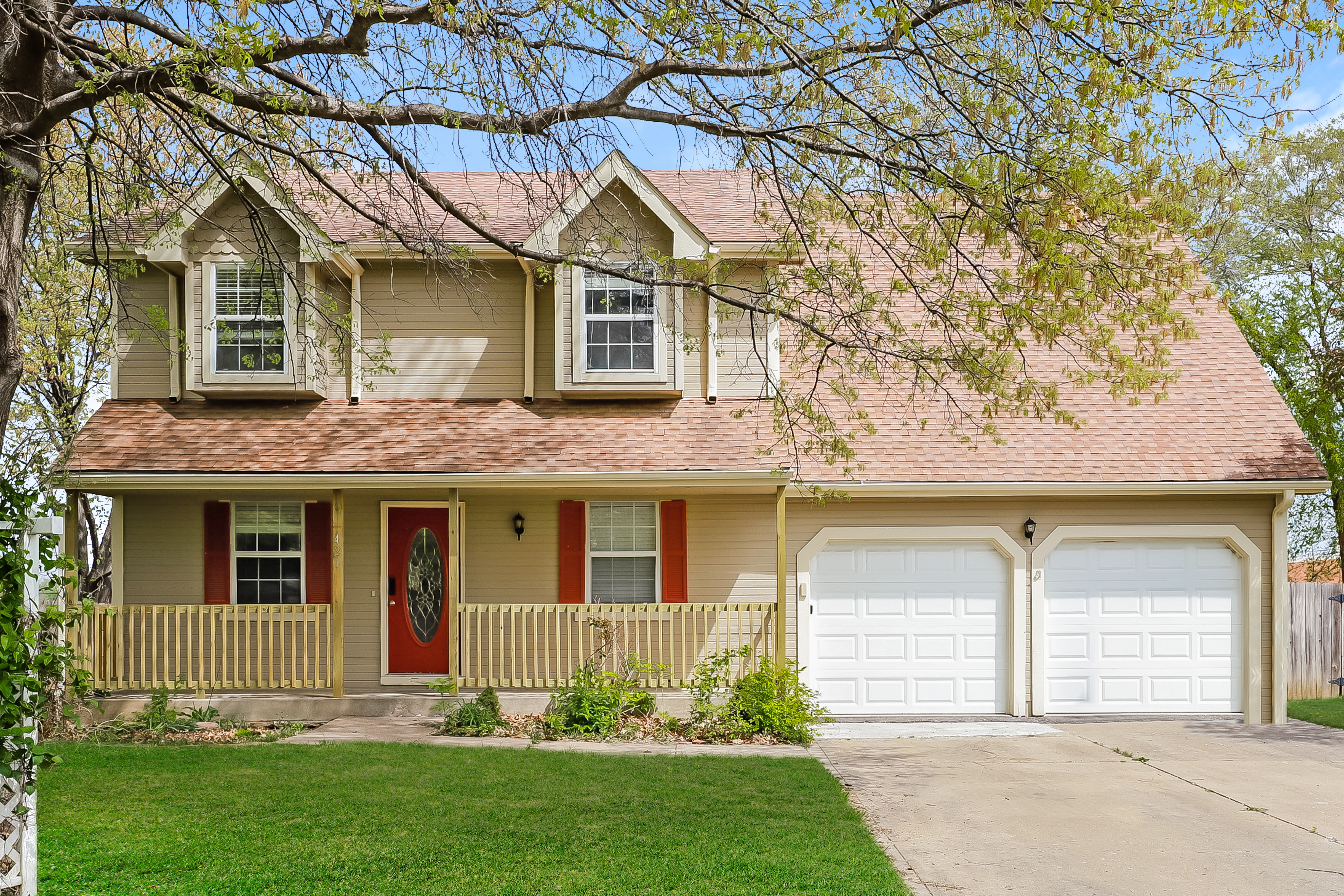 421 Hithergreen Dr Lansing, KS 66043